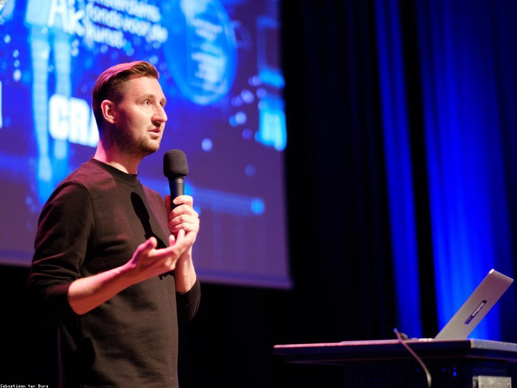 ព័ត៌មានថ្មីៗ៖ បែបបទថ្មីនៃការប្រាស្រ័យទាក់ទង